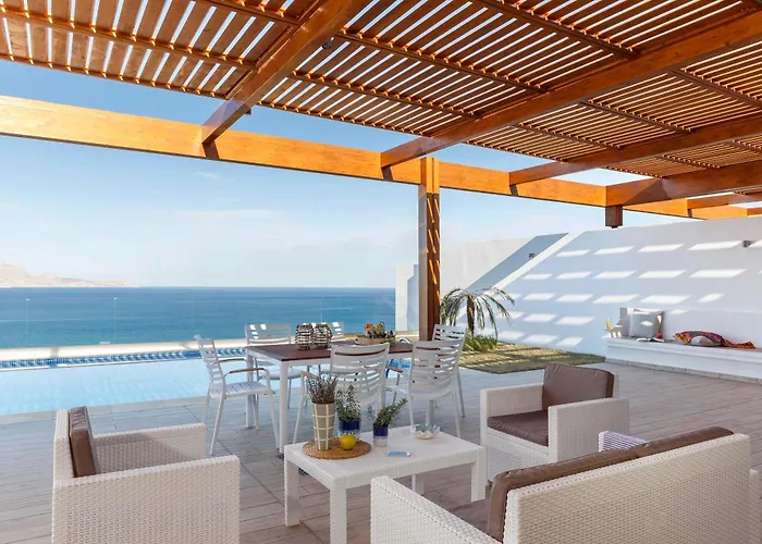 וילה Lindia Athena Luxury לינדוס