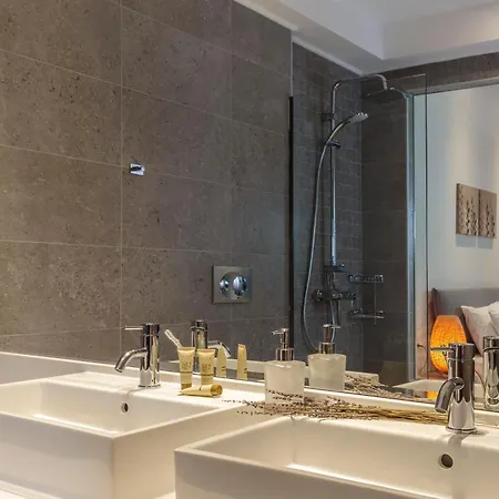 Lindia Athena Luxury