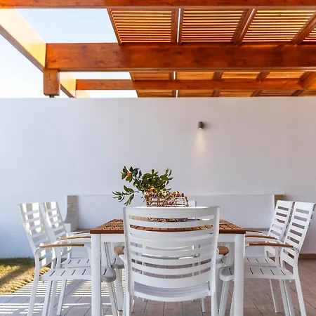 Lindia Athena Luxury Vila *