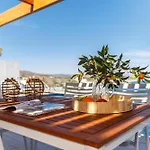 Lindia Athena Luxury Líndosz