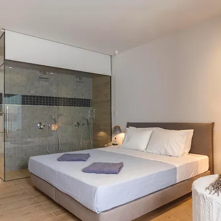 Lindia Athena Luxury