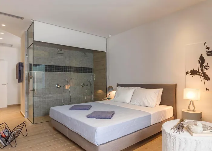 Lindia Athena Luxury