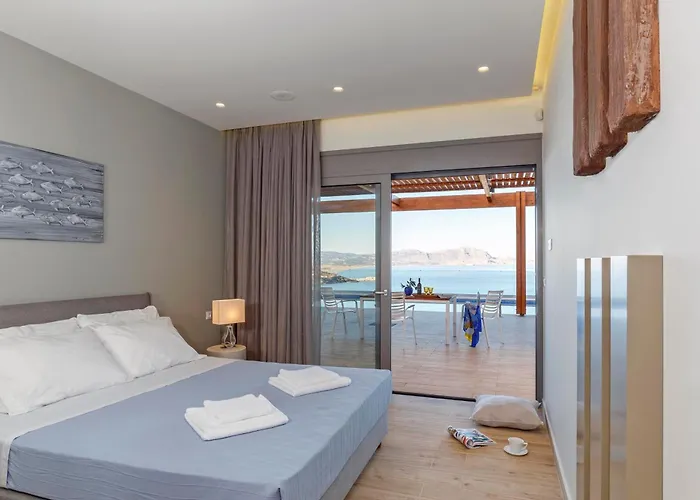 Lindia Athena Luxury فيلة