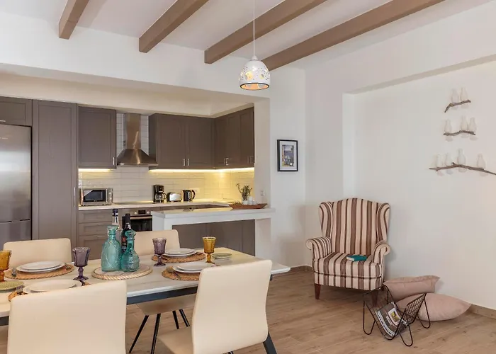 Lindia Athena Luxury فيلة