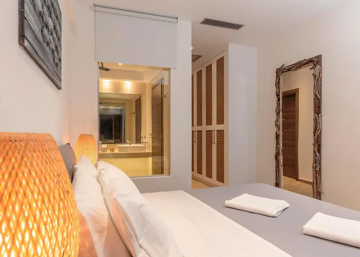 Lindia Athena Luxury فيلة