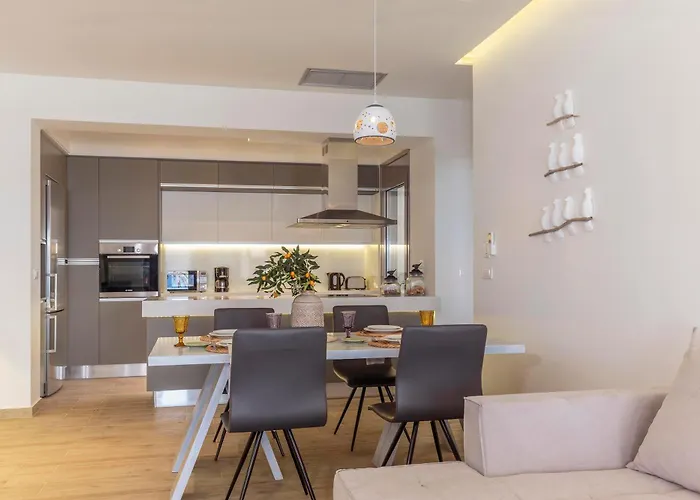 Lindia Athena Luxury فيلة